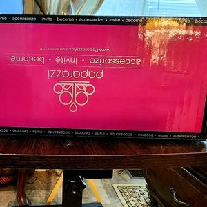 Paparazzi jewelry sale. going out of business sale alot of jewelry